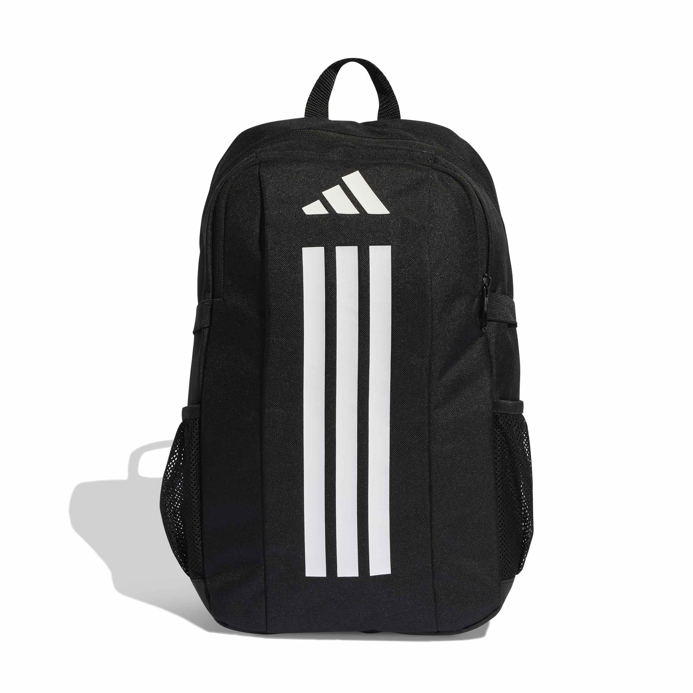 Mochila esportiva preta Adidas Power BP Youth vista de frente com logo e três listras brancas